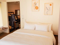 Luna Room