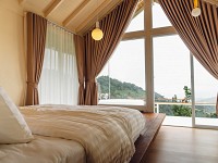 Luna Room