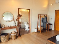 Selena Room