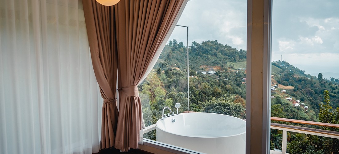 Luna Room